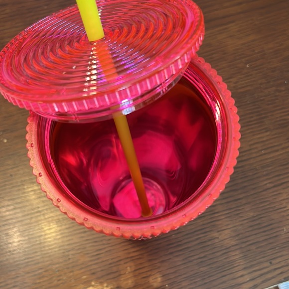 Starbucks 24 ounce Barbie pink Tumblr - Picture 3 of 4